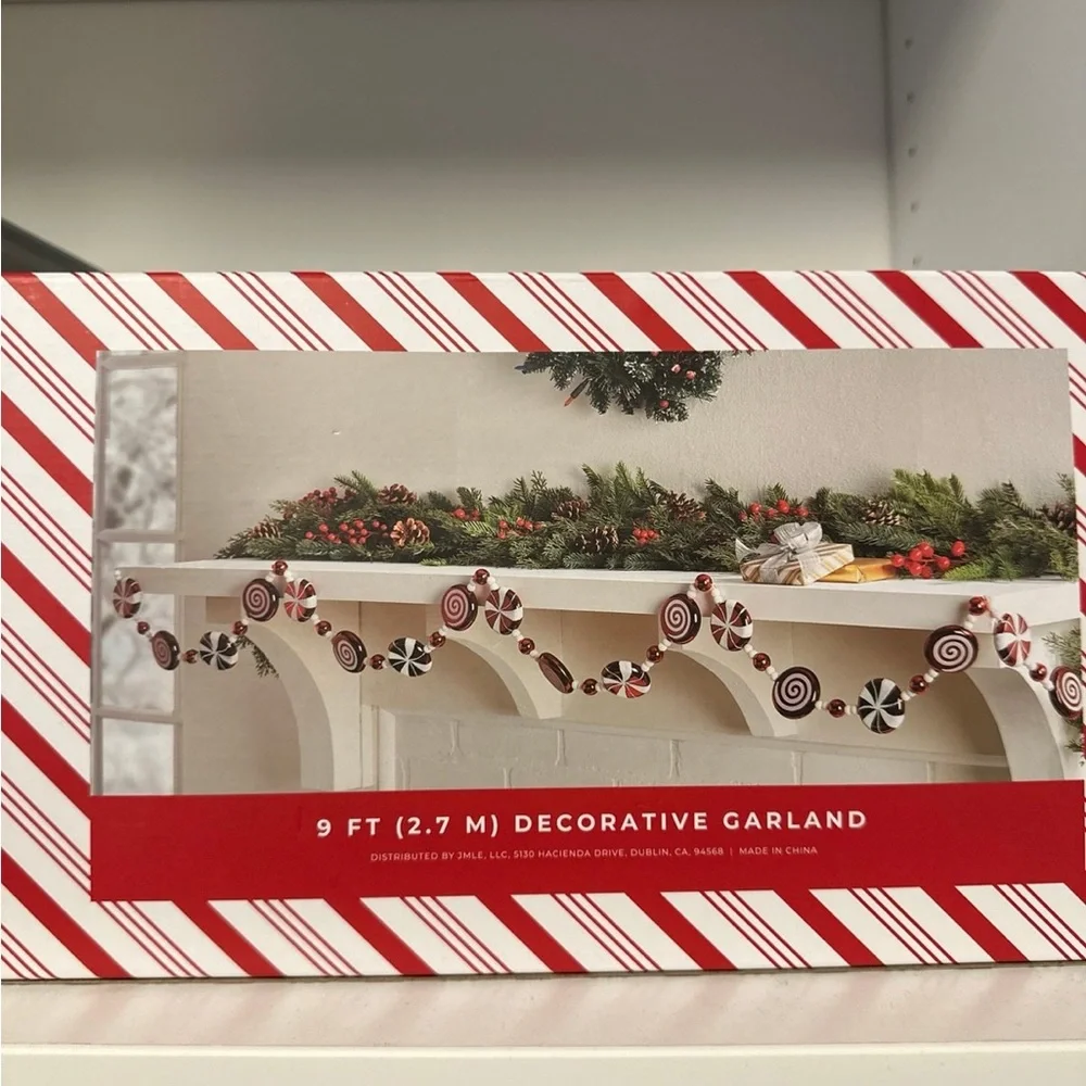 Peppermint Festive Red and White Garland